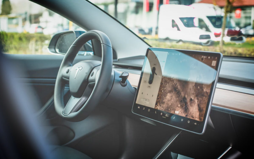 Tesla Autopilot : Google Maps mode mains libre v&eacute;hicule