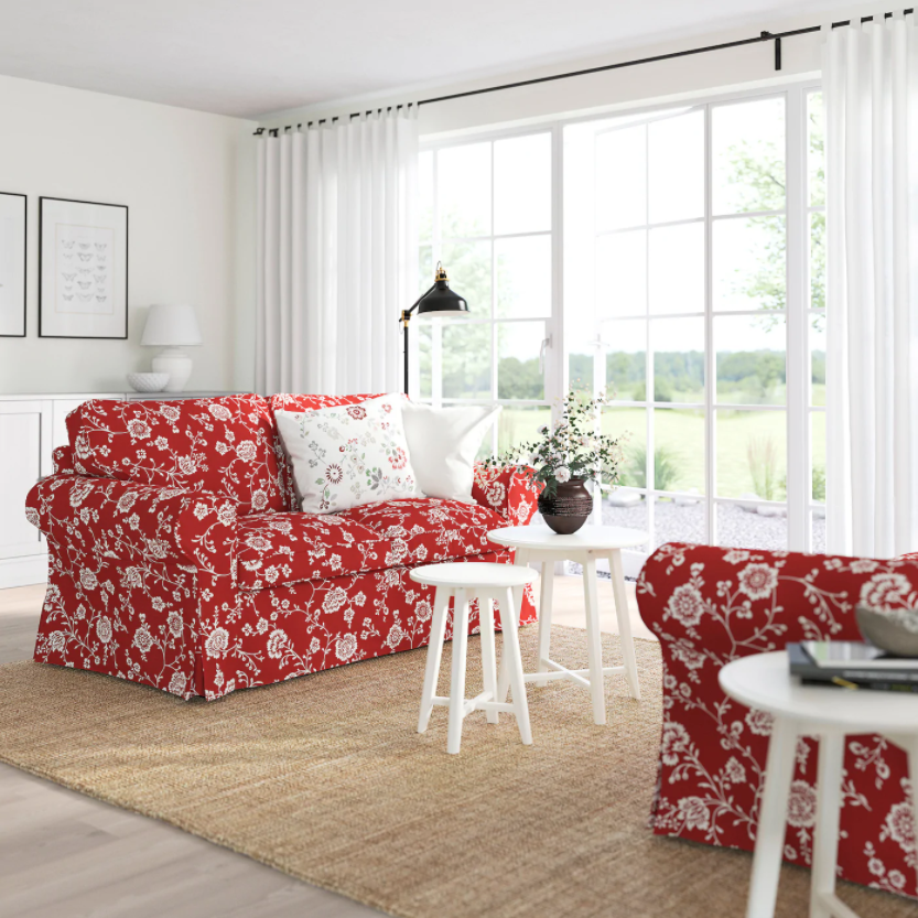 EKTORP canap&eacute; ikea.  S'asseoir dans les fleurs