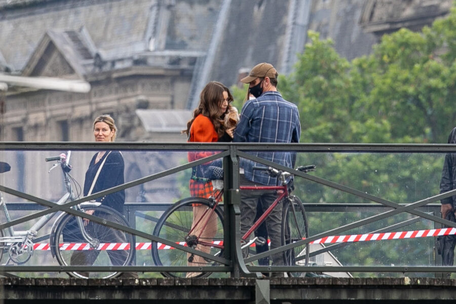 Lily collins et charlie mcdowell ensemble saison 2 22 juin 2021